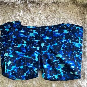 Athleta Vibrant Blue and Black Patterned capris